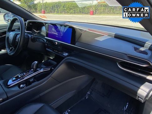 Certified 2025 Toyota Crown XLE image 17