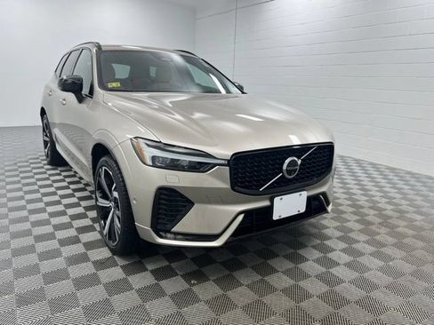 Used 2024 Volvo XC60 B5 Ultimate w/ Protection Package Premier AWD/4WD image 1