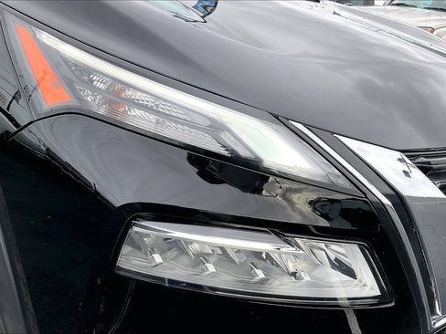 Used 2023 Nissan Rogue SV image 26