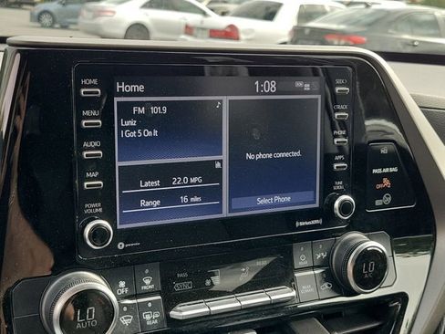 Used 2022 Toyota Highlander L image 24