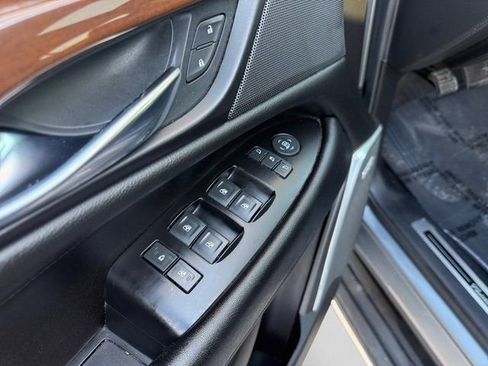 Used 2020 Cadillac Escalade Luxury w/ Escalade Sport Edition image 12