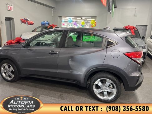Used 2021 Honda HR-V LX image 3