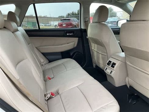 Used 2018 Subaru Outback 2.5i Limited image 17