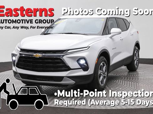 Used 2025 Chevrolet Blazer LT FWD image 1