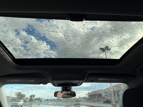 Used 2021 GMC Acadia SLE w/ Driver Convenience Package image 28