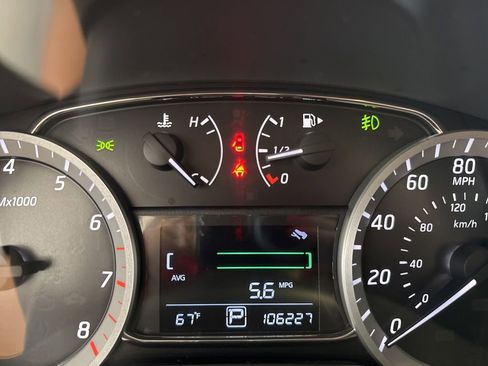Used 2014 Nissan Sentra SR w/ SR Driver Package FWD image 10