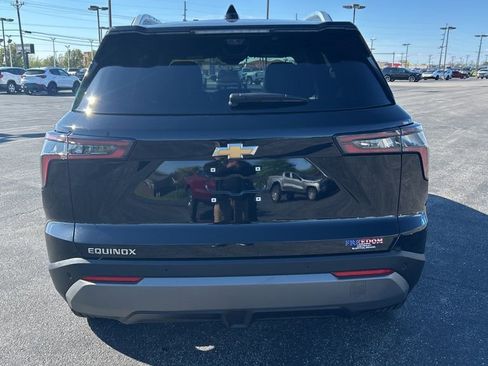 Used 2025 Chevrolet Equinox LT w/ Convenience Package II image 12