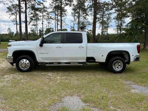 Used 2025 Chevrolet Silverado 3500 LT w/ Safety Package AWD/4WD image 2