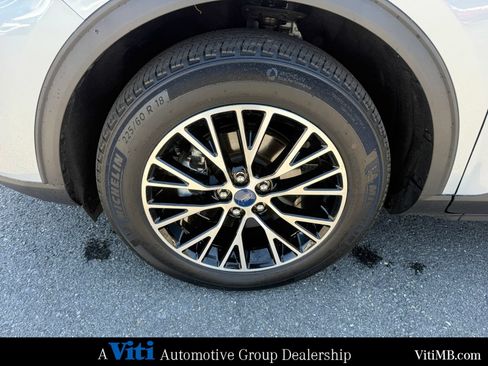Used 2022 Ford Escape Titanium FWD image 12