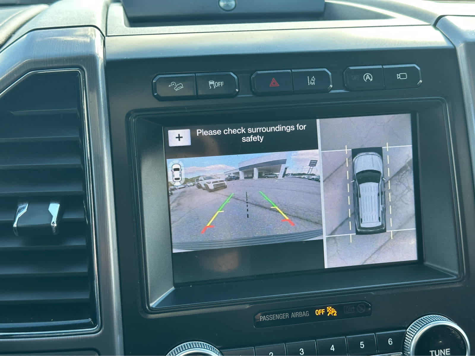 Used 2019 Ford Expedition Platinum AWD/4WD image 16