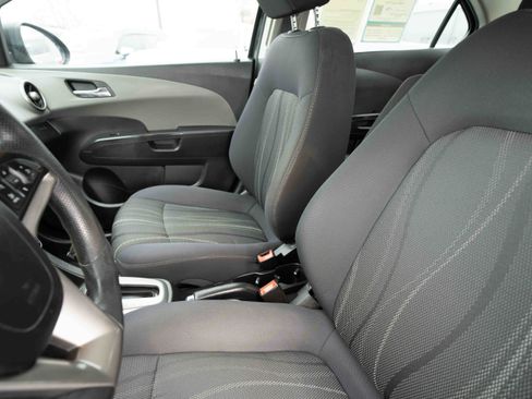 Used 2015 Chevrolet Sonic LT image 10