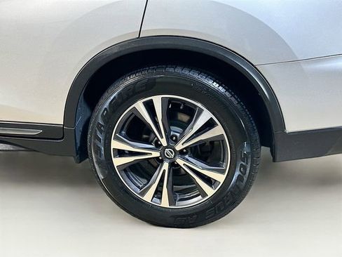 Used 2018 Nissan Rogue SL image 5