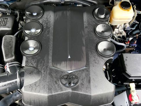 Used 2015 Toyota 4Runner Limited image 31