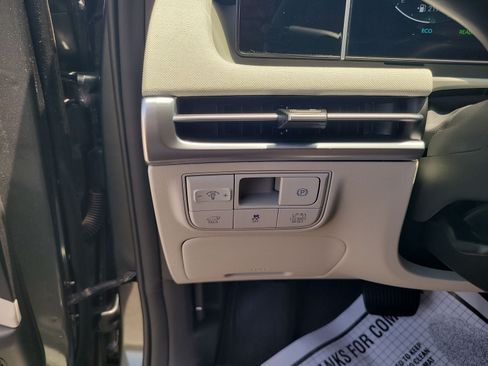 Used 2025 Hyundai Tucson Limited AWD/4WD image 17