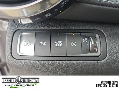 Used 2026 Chevrolet Equinox LT w/ Convenience Package II AWD/4WD image 31