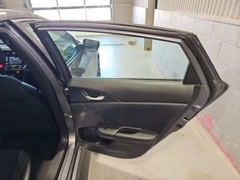 Used 2019 Honda Civic Sport image 17
