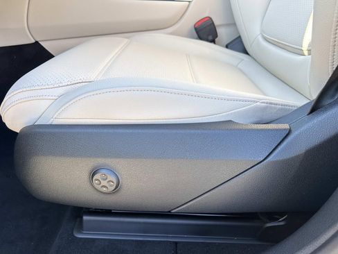 New 2026 Mercedes-Benz GLC 300 GLC 300 image 9