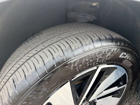 Certified 2025 Volkswagen Atlas SEL AWD/4WD image 28