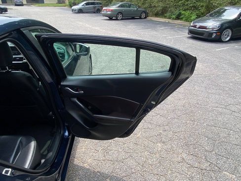 Used 2018 MAZDA MAZDA3 Touring FWD image 45