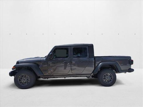 New 2025 Jeep Gladiator Sport image 5