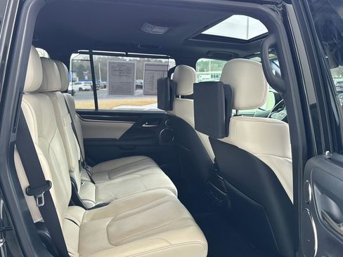Used 2019 Lexus LX 570 4WD image 11