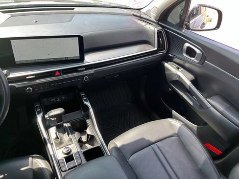 Used 2024 Kia Sorento S w/ Panoramic Sunroof Package FWD image 15