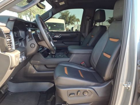 Used 2024 GMC Sierra 1500 AT4 w/ Technology Package AWD/4WD image 15