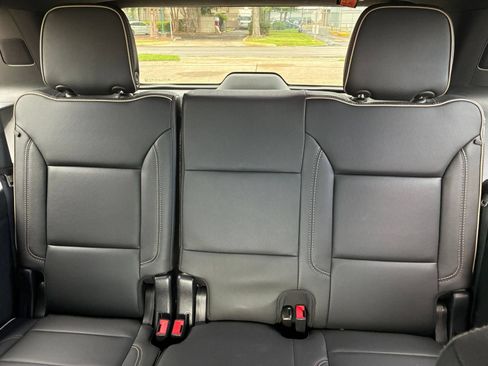 Used 2023 Chevrolet Tahoe Premier AWD/4WD image 36