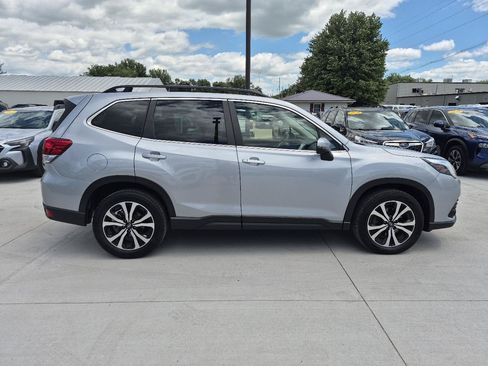Used 2022 Subaru Forester Limited AWD/4WD image 5