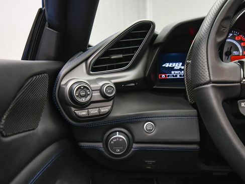 Used 2018 Ferrari 488 Spider image 38