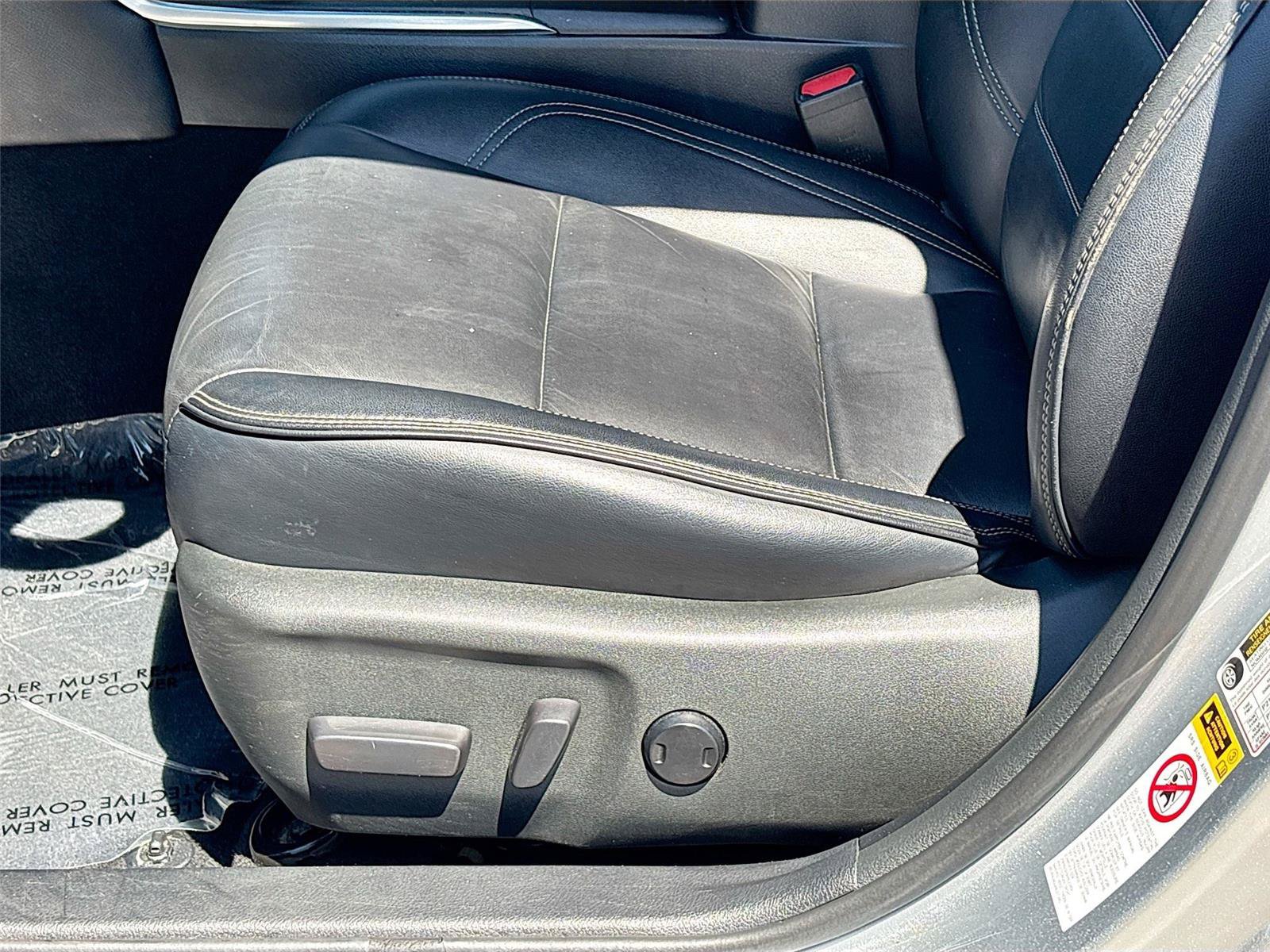 Used 2017 Toyota Camry XLE w/ Advanced Technology Package FWD image 19