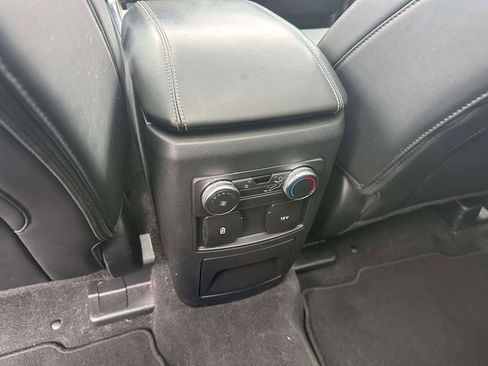 Used 2022 Ford Explorer XLT w/ Equipment Group 202A image 11