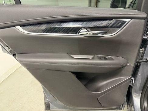 Used 2021 Cadillac XT6 Premium Luxury AWD/4WD image 23