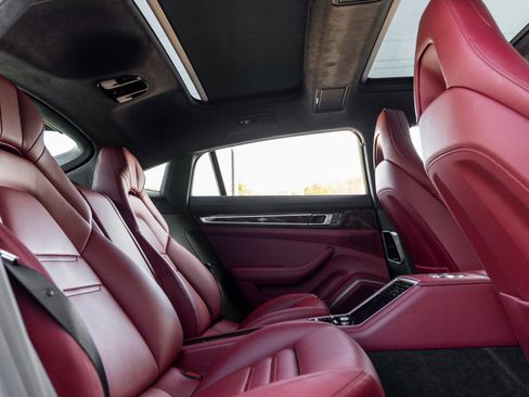 Used 2023 Porsche Panamera Turbo S Executive image 37