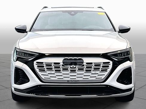 Certified 2024 Audi Q8 e-tron Prestige w/ Prestige Package image 4