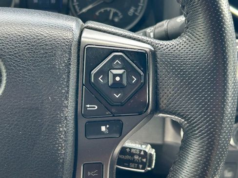 Used 2021 Toyota Tacoma TRD Sport w/ Technology Package image 38