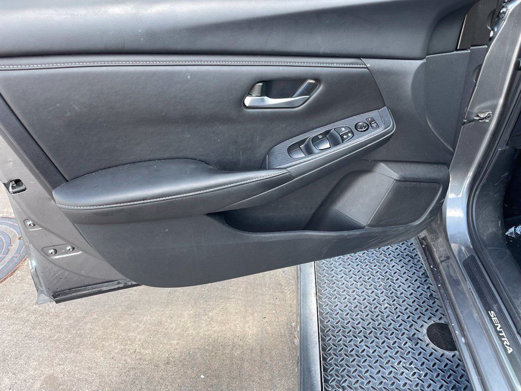 Certified 2025 Nissan Sentra SV FWD image 9