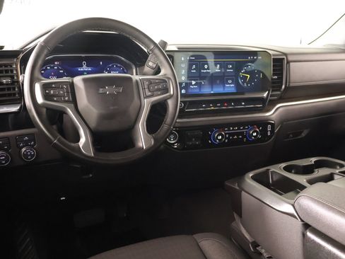 Used 2025 Chevrolet Silverado 1500 RST AWD/4WD image 2