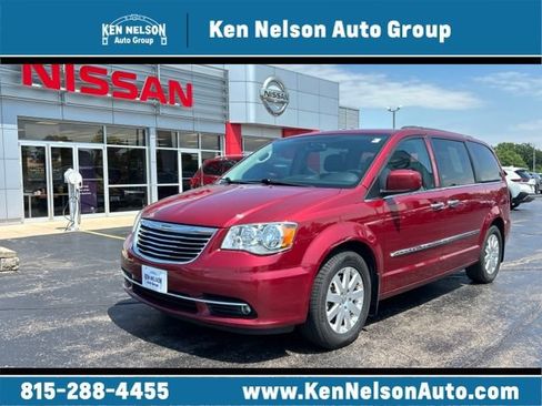 Used 2015 Chrysler Town & Country Touring w/ Driver Convenience Group FWD image 1