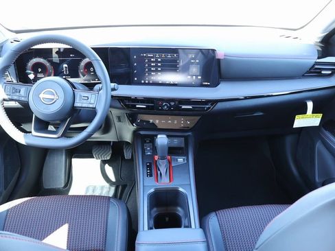 New 2026 Nissan Kicks SR w/ Cold Weather Package image 6