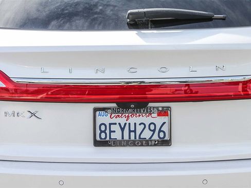 Used 2018 Lincoln MKX Reserve w/ Driver Assistance Package image 11