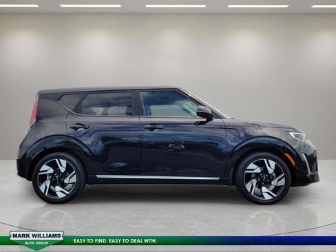 Used 2025 Kia Soul GT-Line w/ GT-Line Technology Package FWD image 2