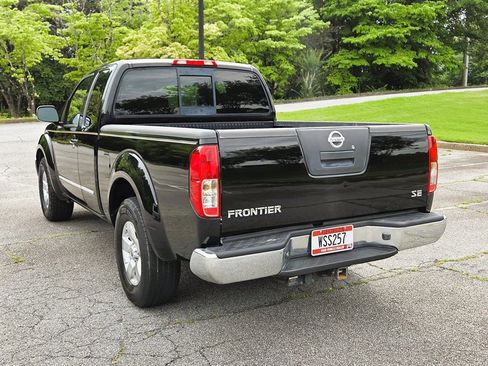 Used 2010 Nissan Frontier SE w/ SE Value Truck Pkg RWD image 11
