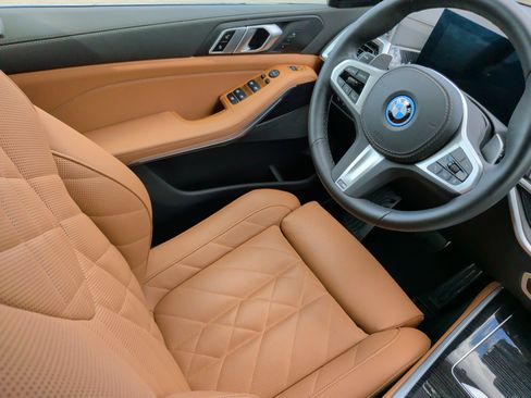 Certified 2025 BMW X5 xDrive50e w/ M Sport Package image 36