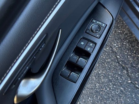 Certified 2025 Lexus ES 300h w/ Premium Package image 27