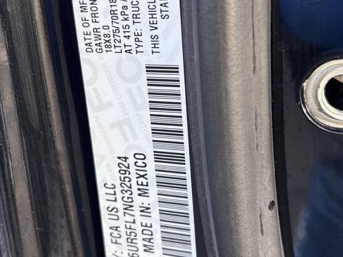 Used 2022 RAM 2500 Laramie AWD/4WD image 35