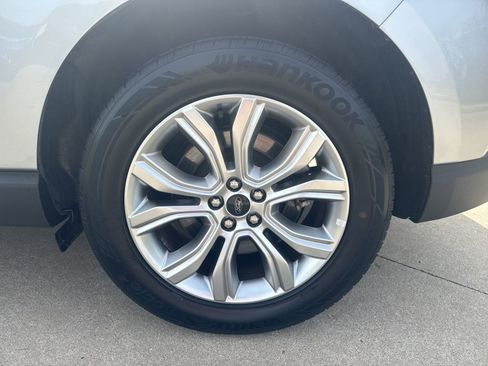 Used 2024 Ford Edge Titanium AWD/4WD image 9