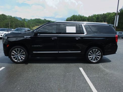 Used 2022 GMC Yukon XL Denali w/ Denali Ultimate Package RWD image 6