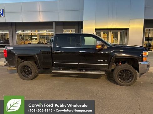 Used 2015 Chevrolet Silverado 3500 LTZ image 4