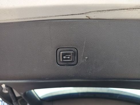 Used 2019 Chevrolet Traverse LT w/ LT Premium Package AWD/4WD image 9